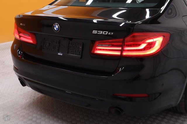 BMW 530 9
