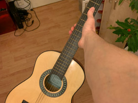 Lasten kitara 1/4, Kitarat, bassot ja vahvistimet, Musiikki ja soittimet, Kotka, Tori.fi Lasten kitara 1/4, Kitarat, bassot ja vahvistimet, Musiikki ja soittimet, Kotka, Tori.fi