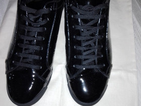 Uudet Ferragamo tennarit koko 39, Vaatteet ja kengät, Kerava, Tori.fi Uudet Ferragamo tennarit koko 39, Vaatteet ja kengät, Kerava, Tori.fi
