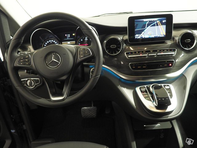 Mercedes-Benz V 10