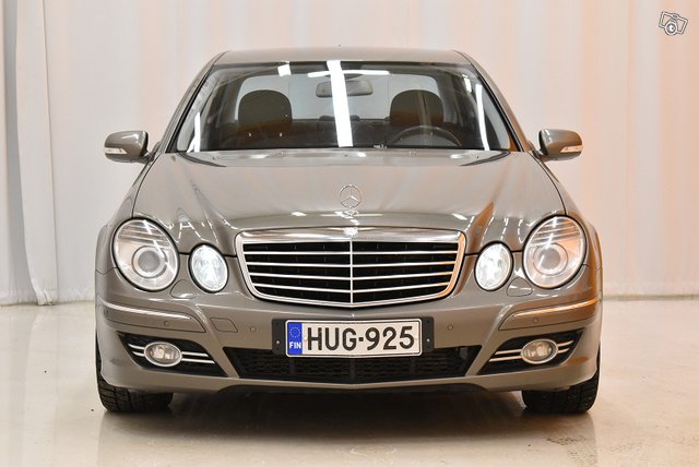 Mercedes-Benz E 2
