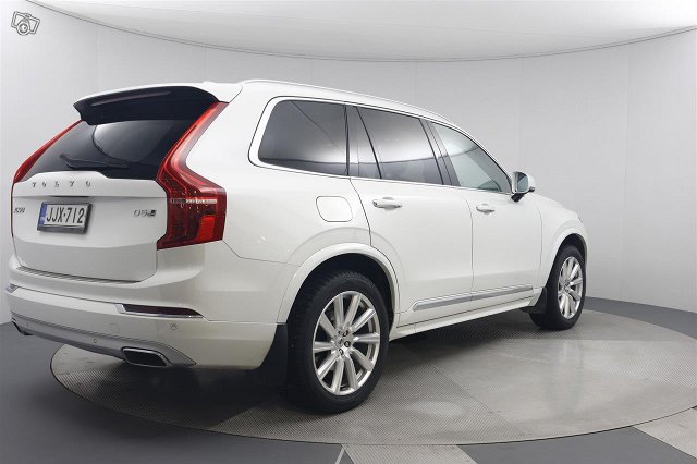 VOLVO XC90 5