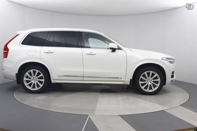 VOLVO XC90 6