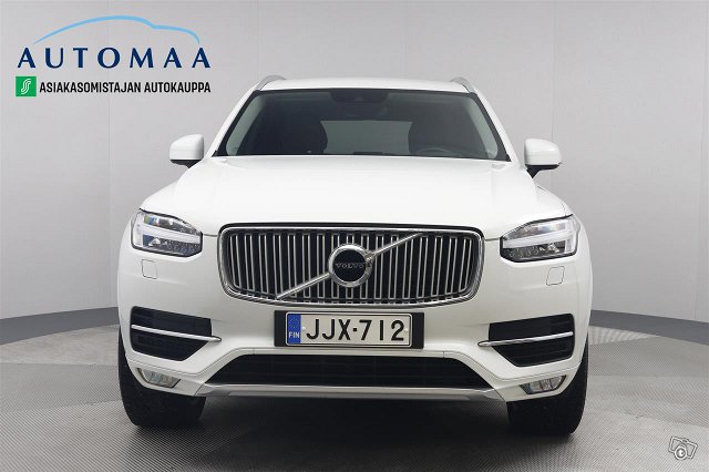 VOLVO XC90 8