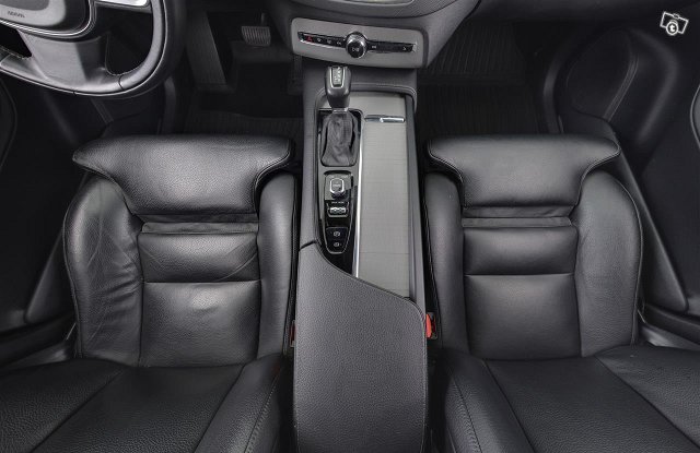 VOLVO XC90 9