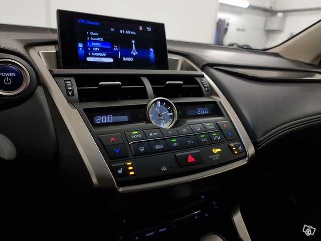 Lexus NX 9