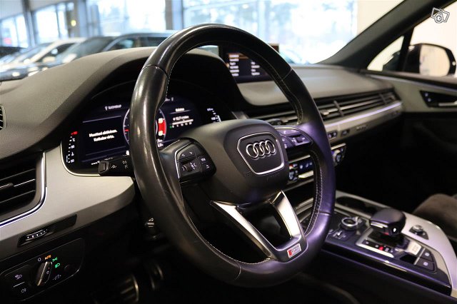 Audi SQ7 9