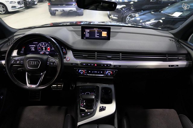 Audi SQ7 10