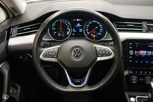 Volkswagen Passat 16