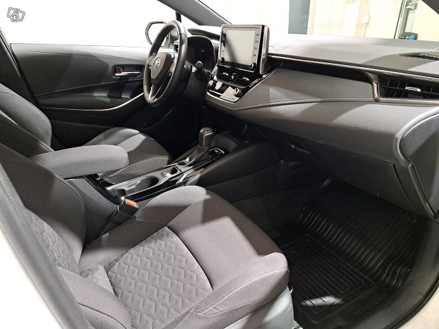 TOYOTA COROLLA 17