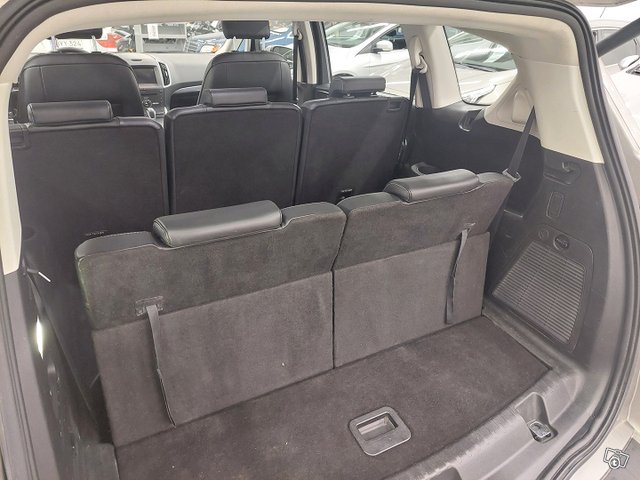Ford S-Max 14