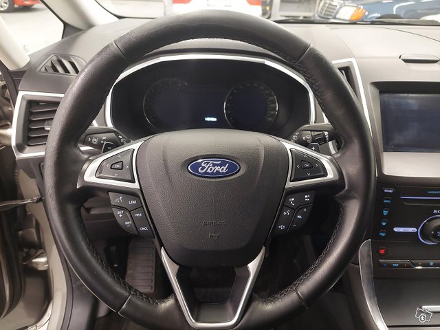 Ford S-Max 21