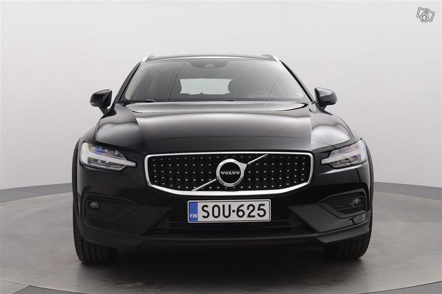 Volvo V60 Cross Country 8