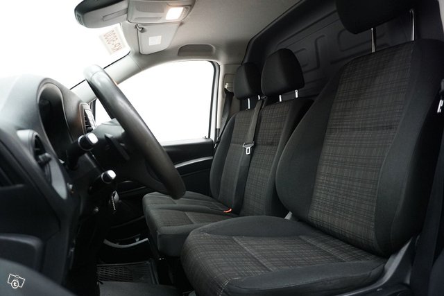Mercedes-Benz Vito 14