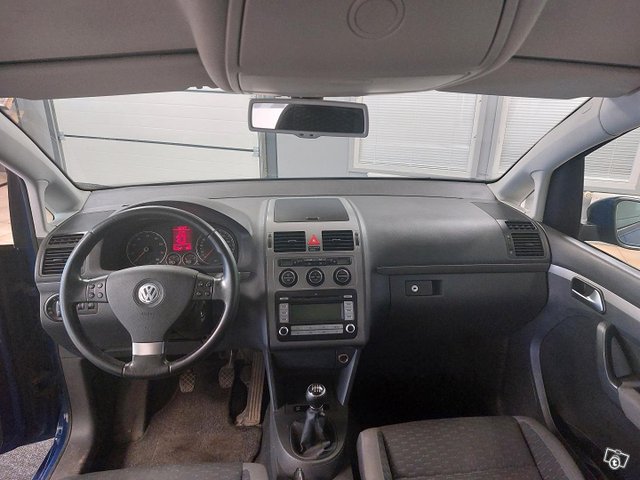 Volkswagen Touran 11
