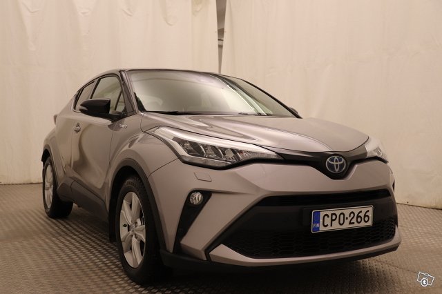 Toyota C-HR 6
