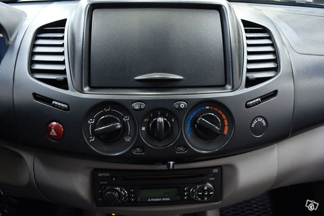 Mitsubishi L200 14