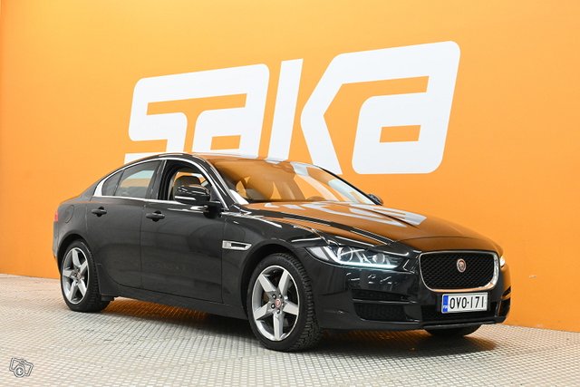 Jaguar XE 1