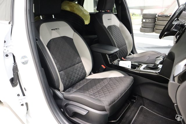 Kia ProCeed 8