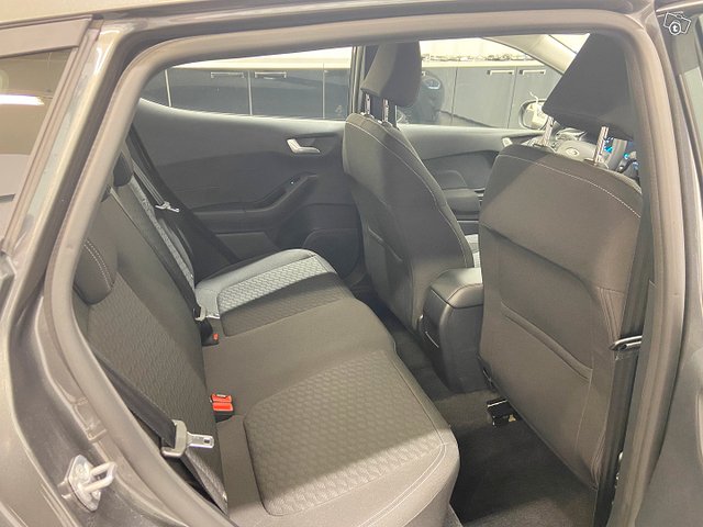 Ford Fiesta 13