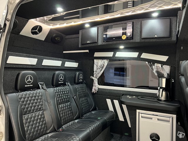 Mercedes-Benz Sprinter 10