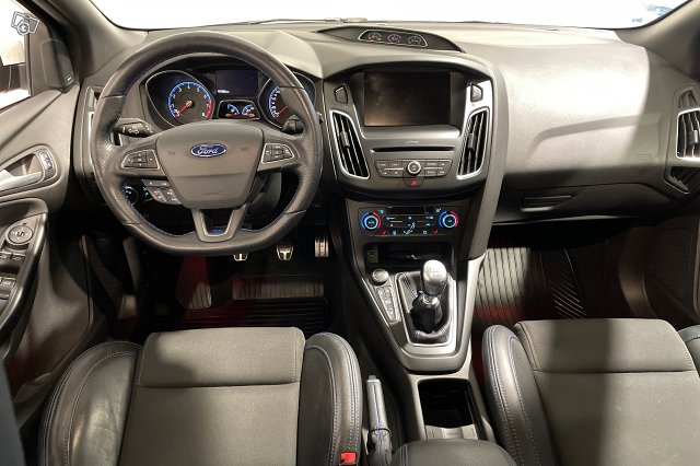 Ford Focus 7