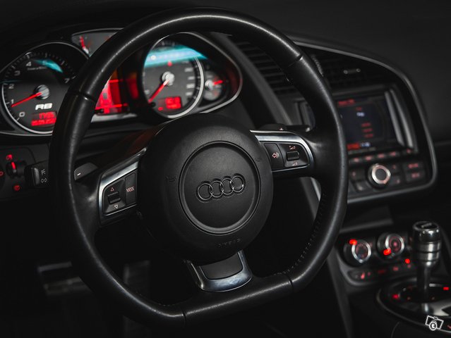 Audi R8 6