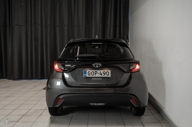 Toyota Yaris 5