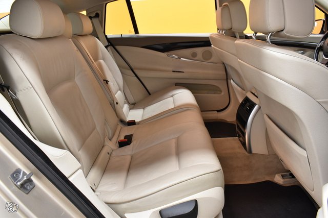 BMW 535 GRAN TURISMO 12