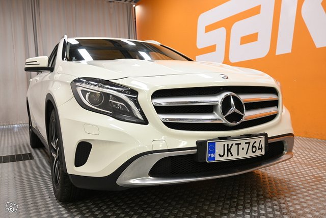 Mercedes-Benz GLA 9