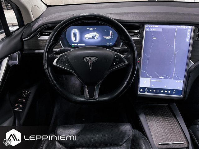Tesla Model X 19