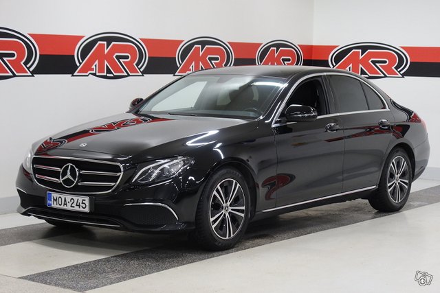 MERCEDES-BENZ E