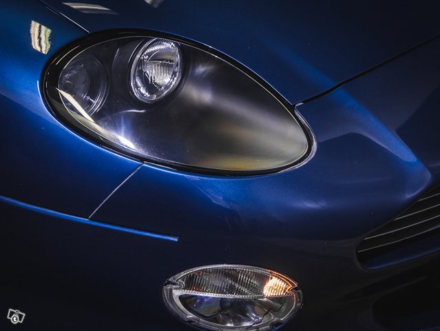 Aston Martin DB7 12