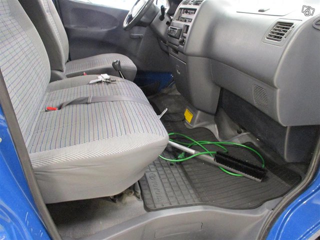 Toyota Hiace 15