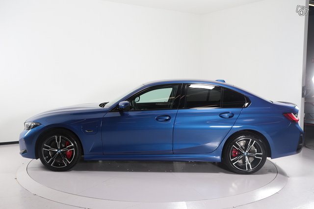 BMW 3-SARJA 8