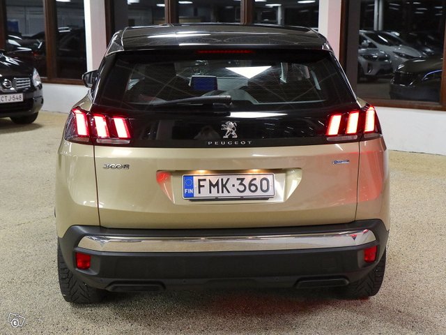 PEUGEOT 3008 6