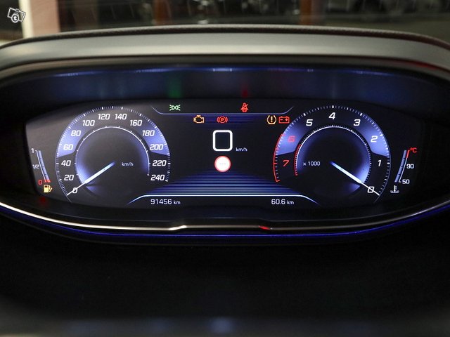 PEUGEOT 3008 11