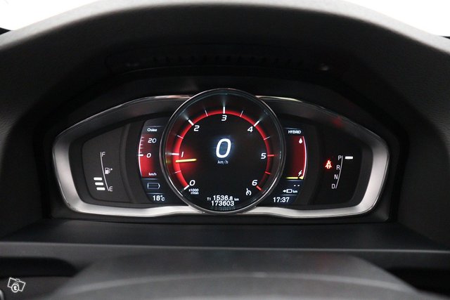 Volvo V60 17
