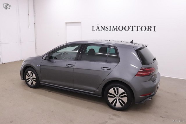 Volkswagen Golf 2
