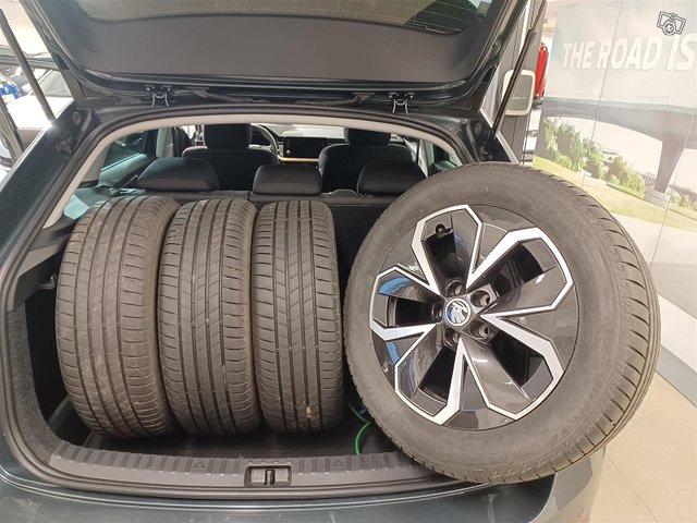 Skoda Scala 8