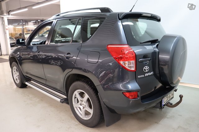 Toyota RAV4 2