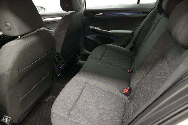 Volkswagen GOLF 8