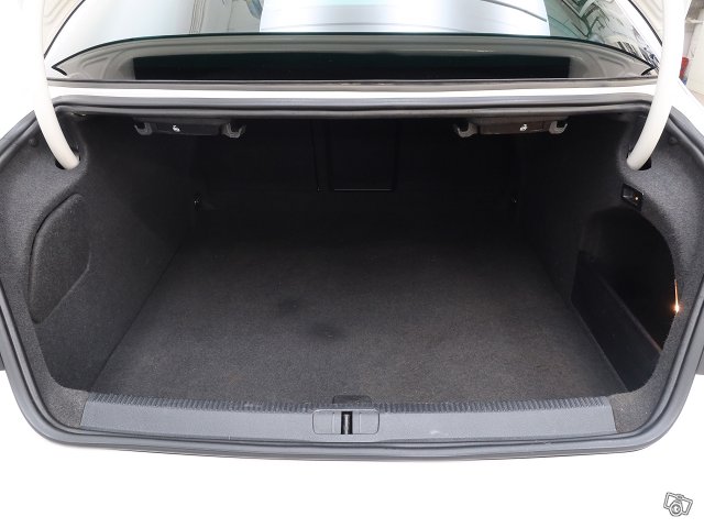 Volkswagen CC 9