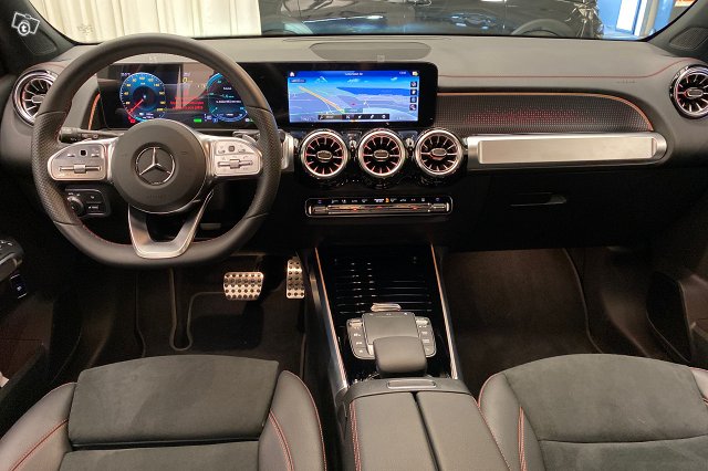 Mercedes-Benz EQB 9