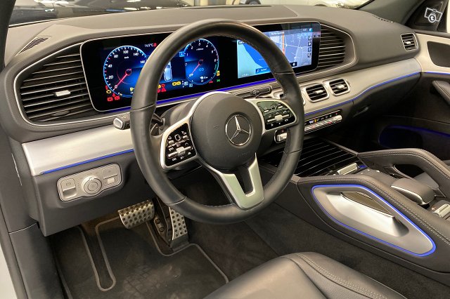 Mercedes-Benz GLE 8