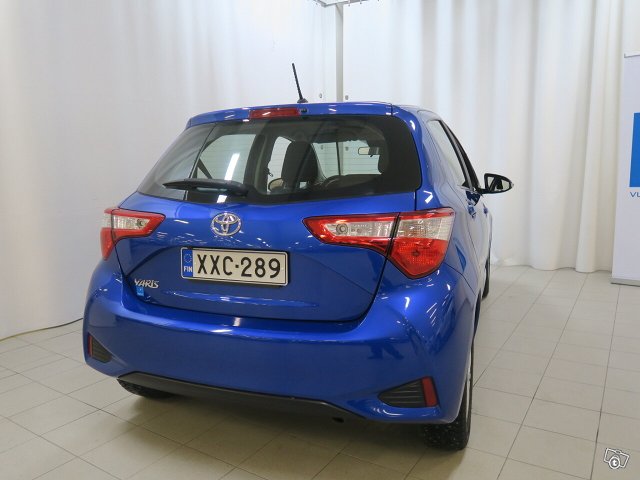 Toyota YARIS 7