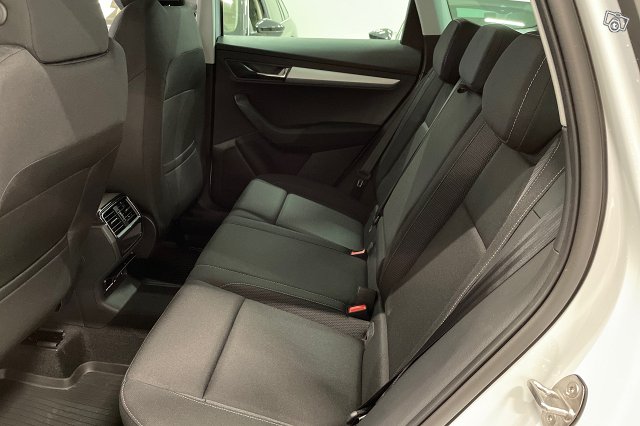 SKODA Karoq 9