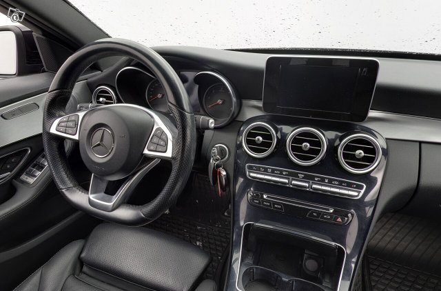 Mercedes-Benz C 9