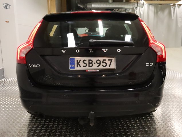 Volvo V60 4