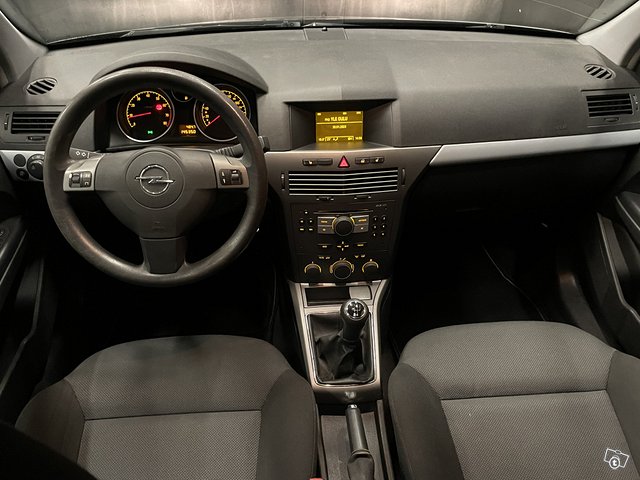 Opel Astra 12